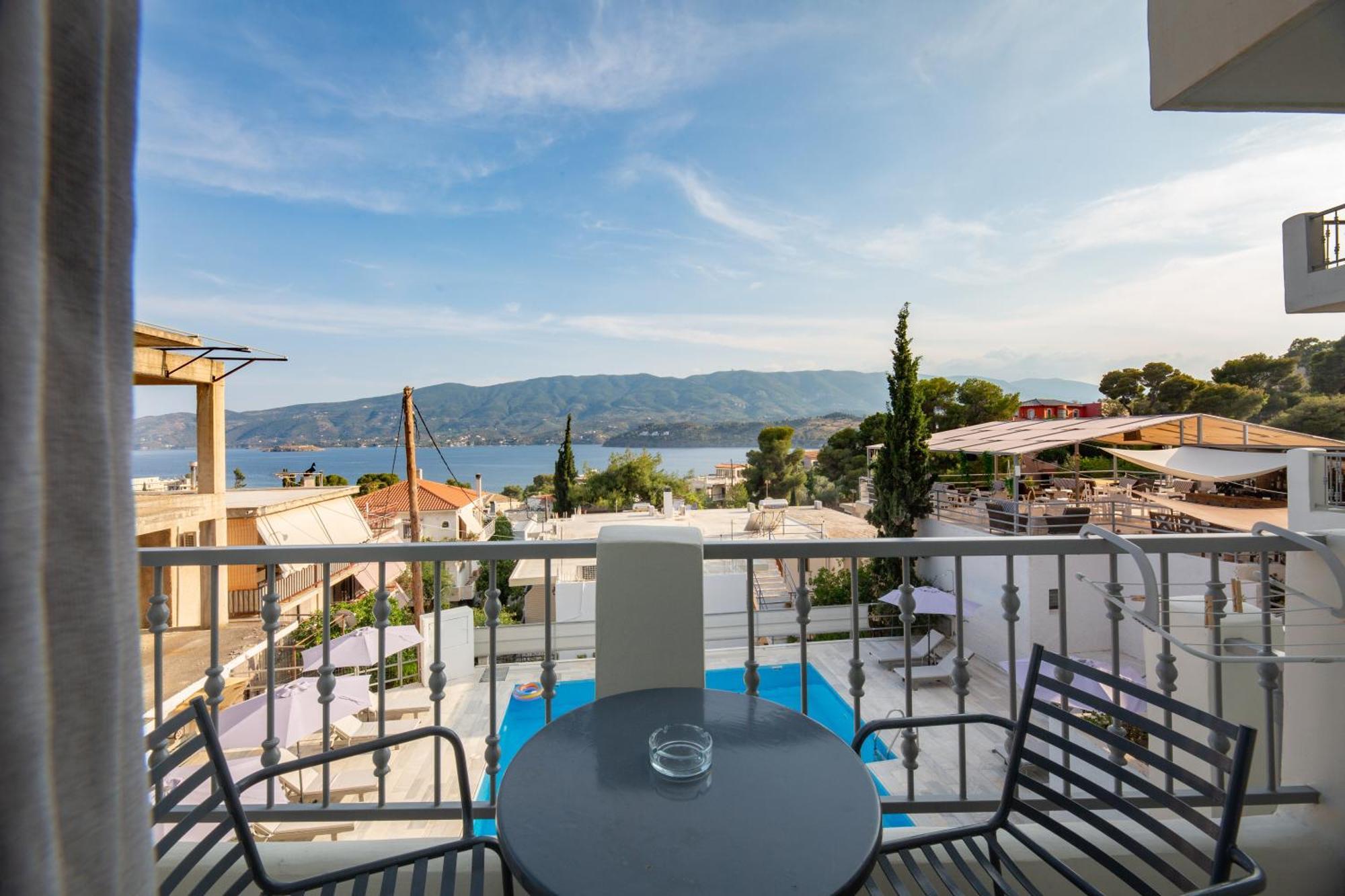 Evita'S Resort Порос Экстерьер фото