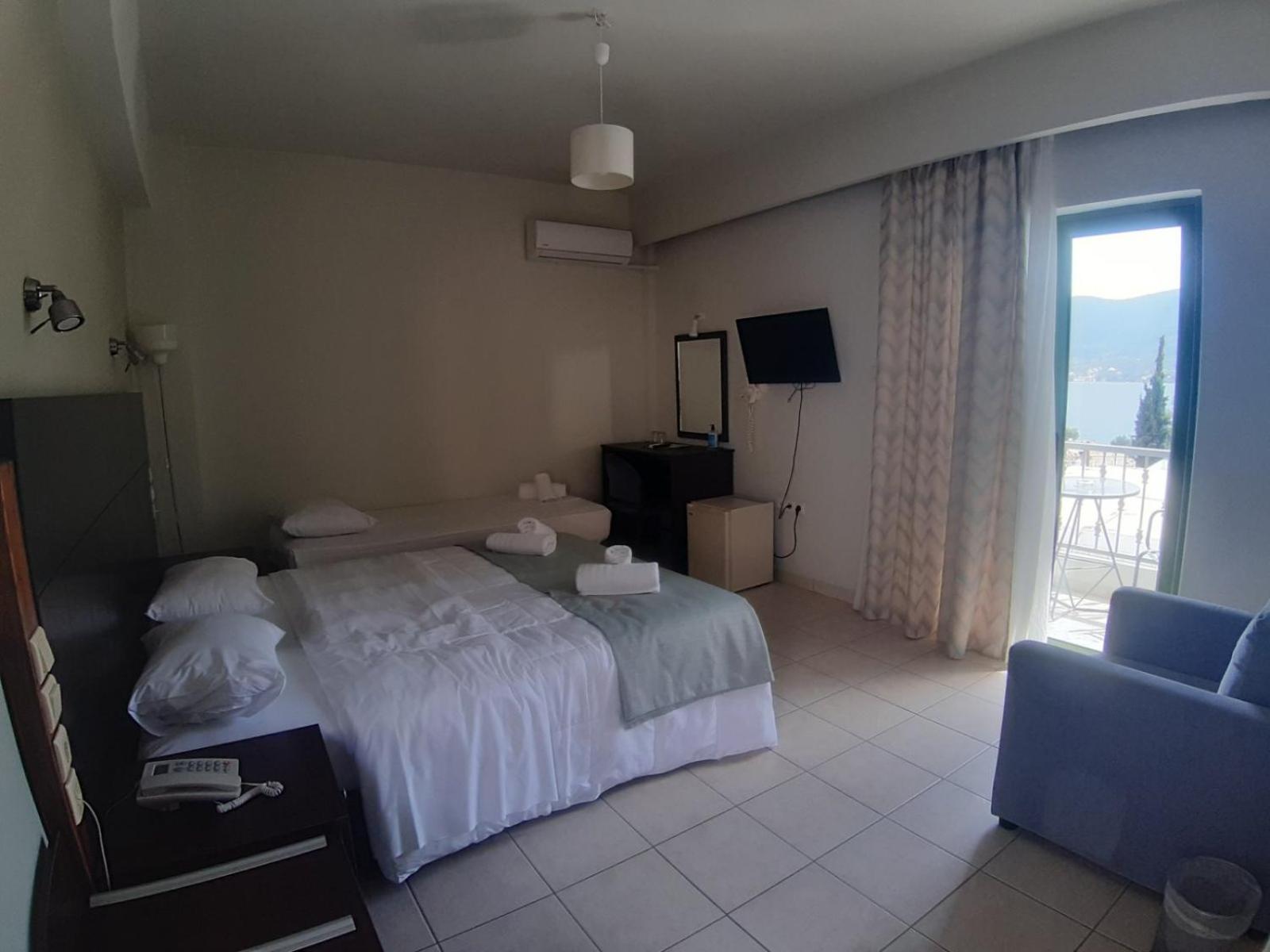 Evita'S Resort Порос Экстерьер фото